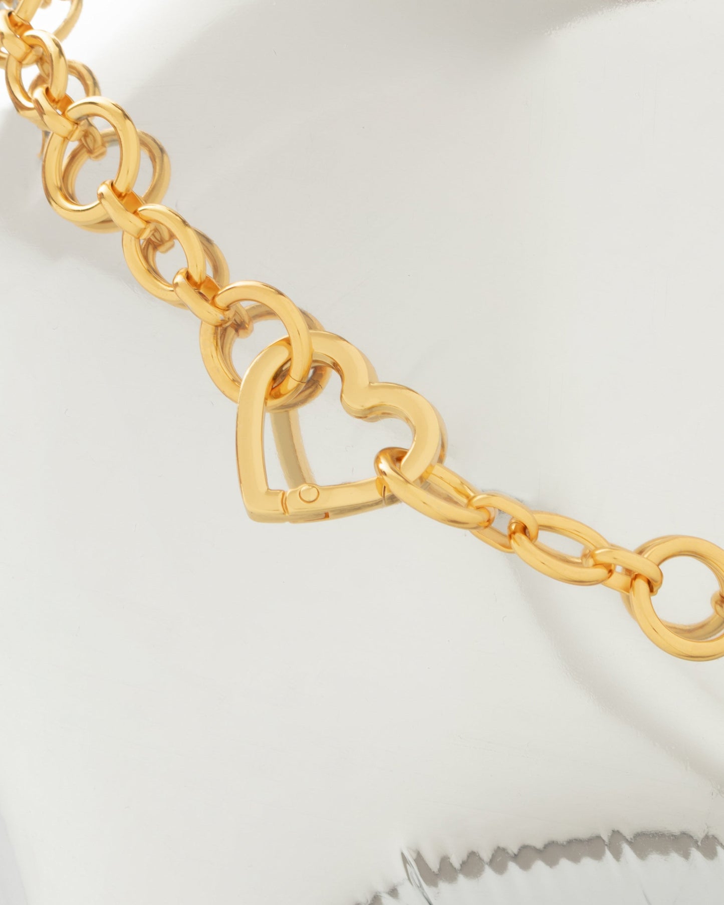 Choker Broche Corazón dorado By Jose Y Cami