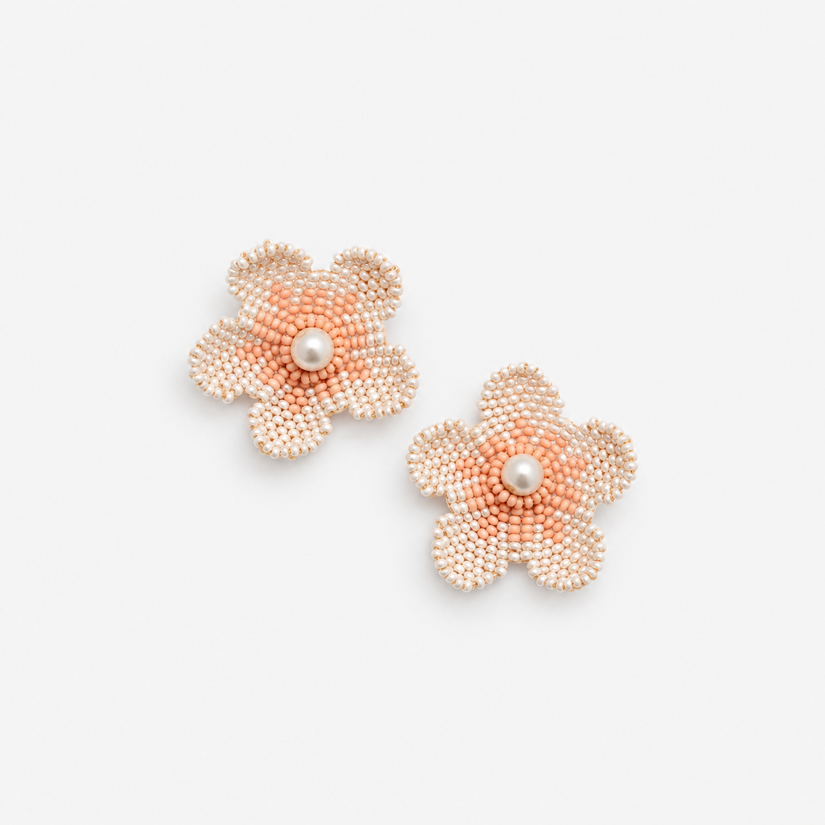 Aretes Flor Tejida Beige