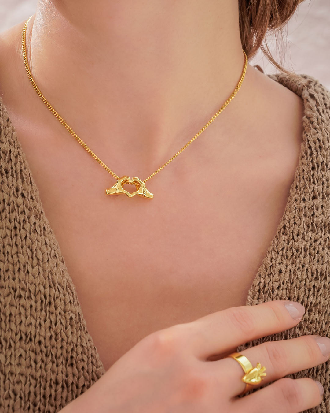 Collar Manos Corazón
