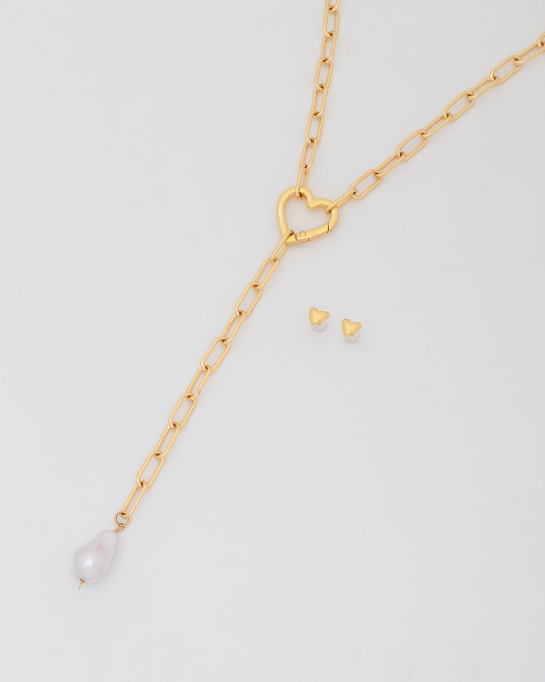 Collar Corbatín Corazón Perla + Aretes