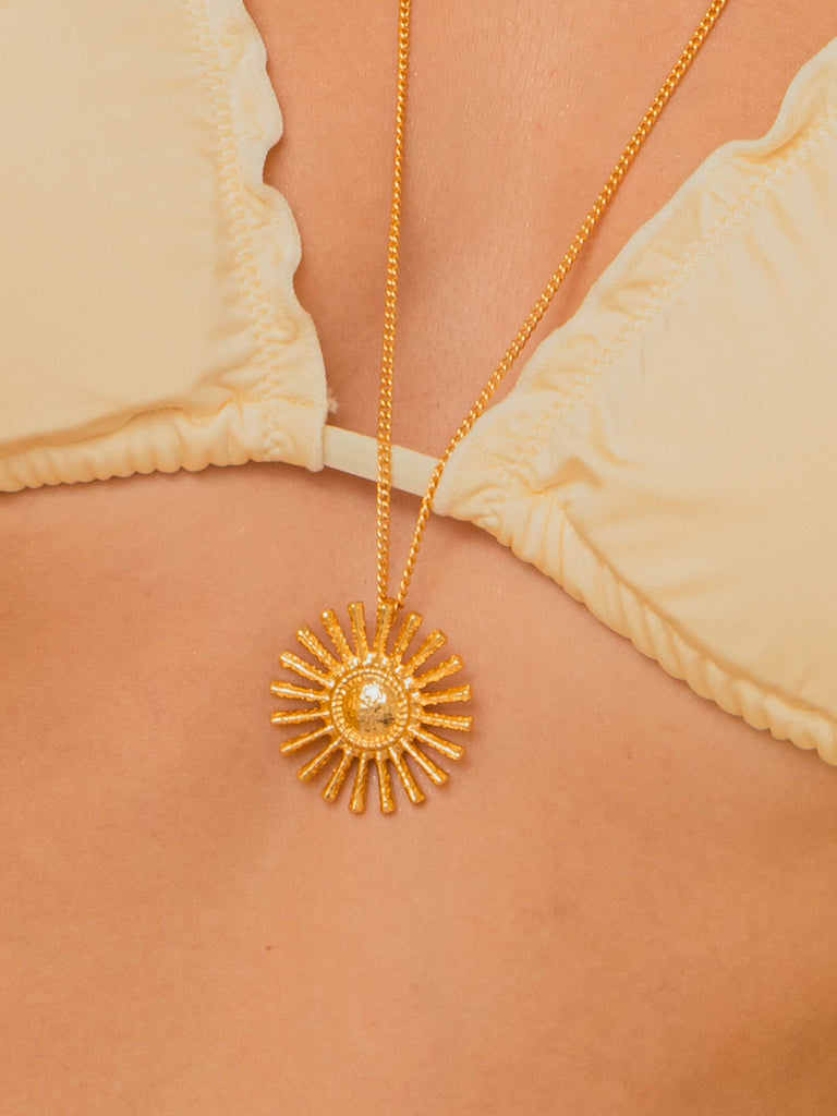 Collar Sol Destellos + Aretes Sol