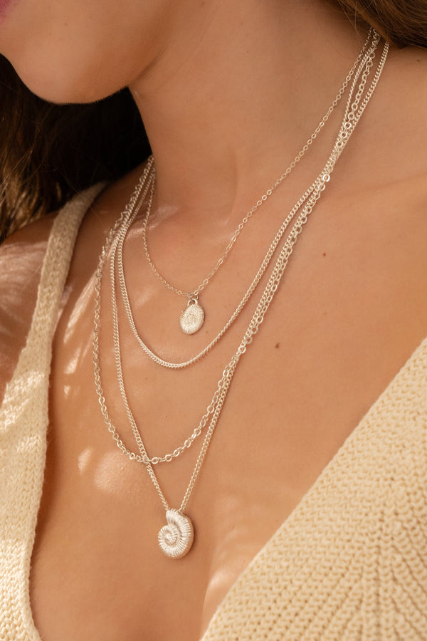 Set Collar Coral + Aretes