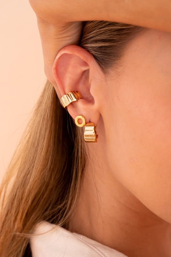 Set De 1 Par de Candongas  + 1 Par de Topos + 1 Earcuff gold