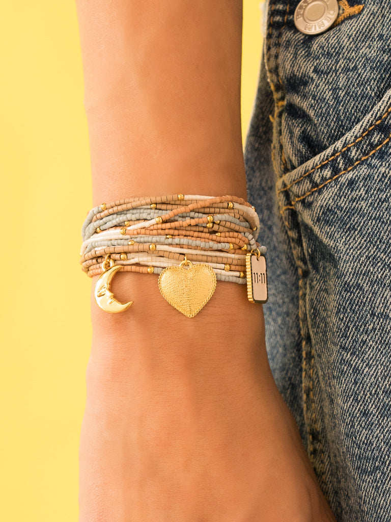 Pulsera Borlas Con Dijes Variados + Aretes