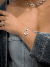 Pulsera Silueta Amorfa silver + Aretes By Issa Vásquez