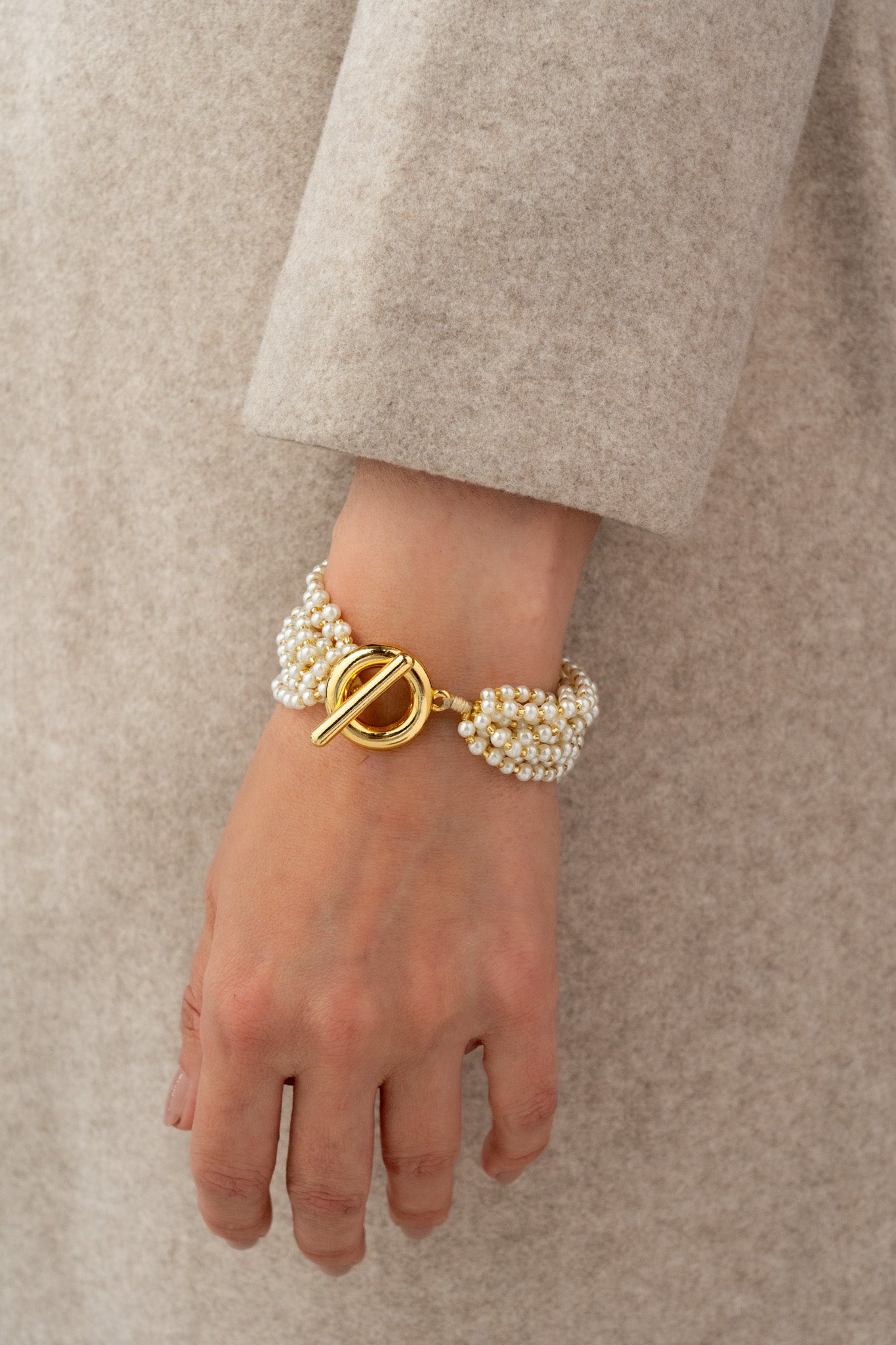 Pulsera Perlas y Broche