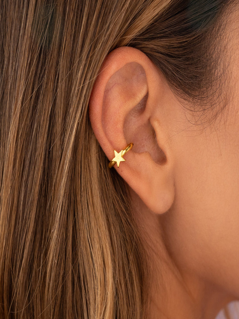 Earcuff Estrella gold By Issa Vásquez