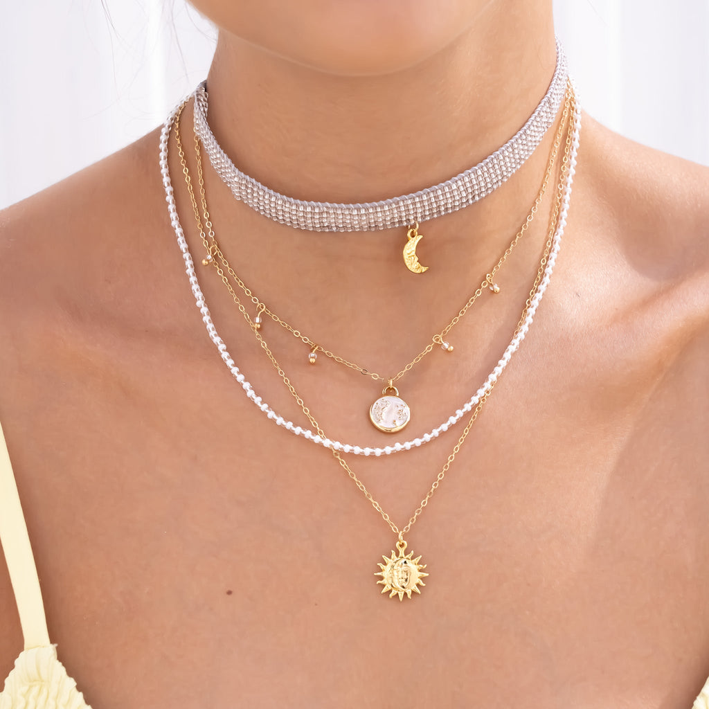 Set De 2 Collares Con Dije De Luna + Aretes