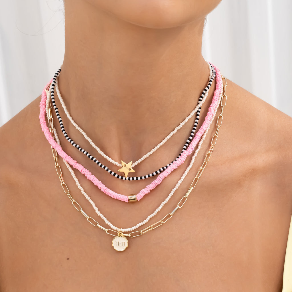Set De 2 Collares Con Dijes Varios + Aretes